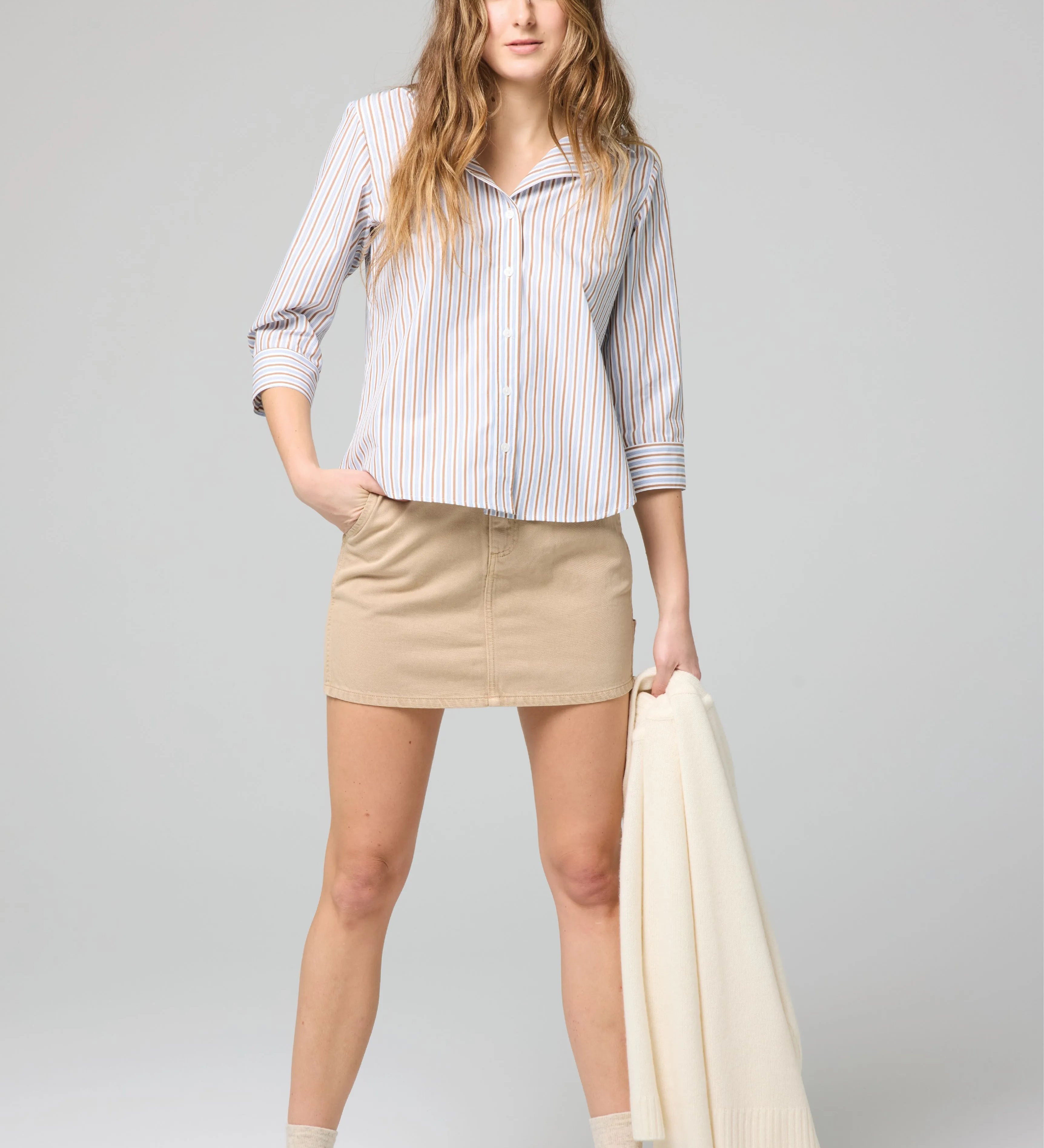 La Fata Twilo button-up shirt in French blue and bordeaux – lightweight travel-friendly shirt with modern tailoring from CashmereRED Telluride