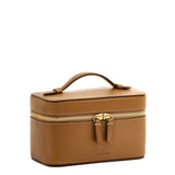 Side detail of the Il Bisonte Musa Travel Case in Gianduia showing the reinforced leather handle, brass hardware, and hand-stitched zipper pull.