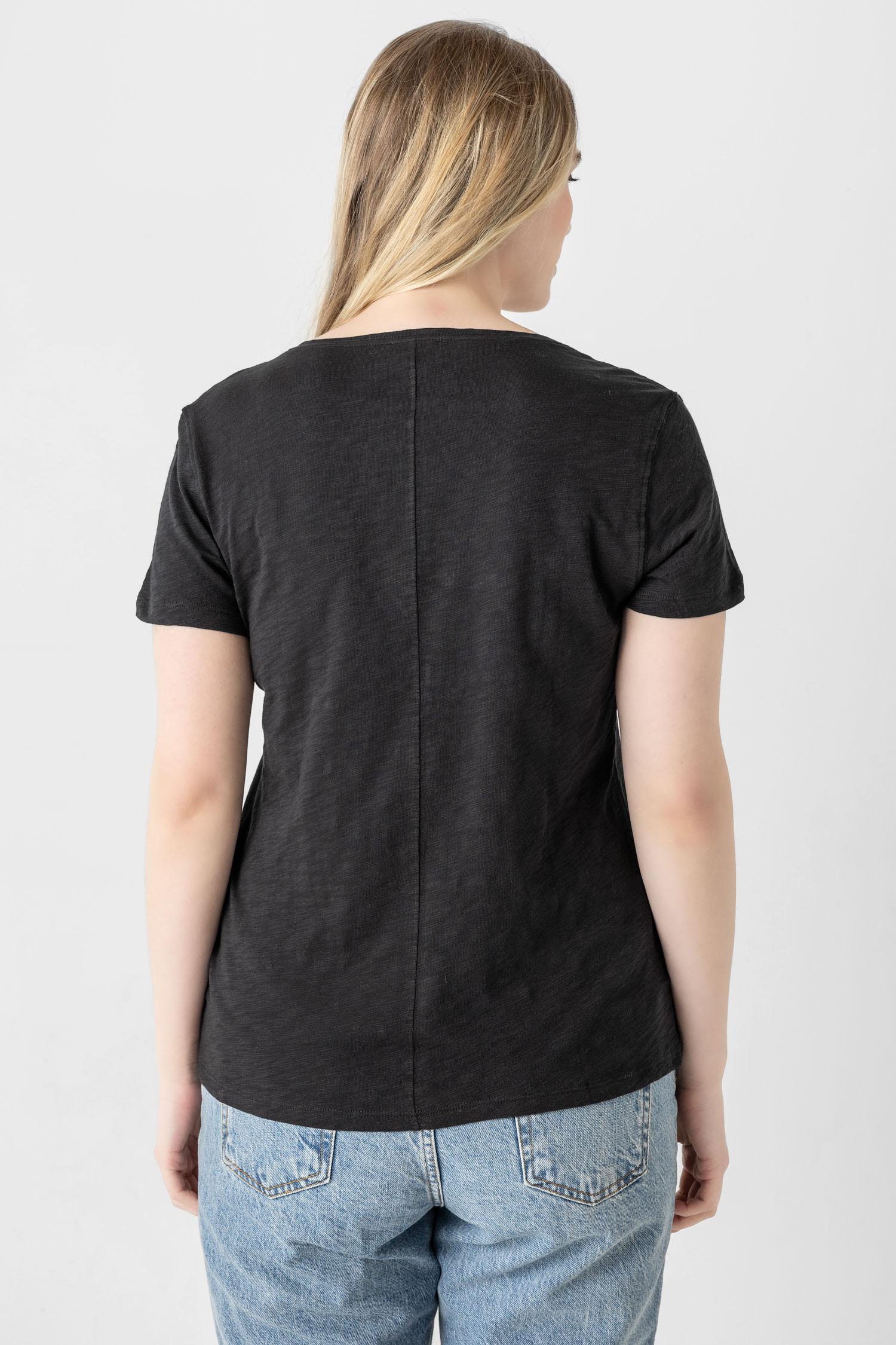 Lilla P V-neck short sleeve back seam tee in black – back view showing seam detail
