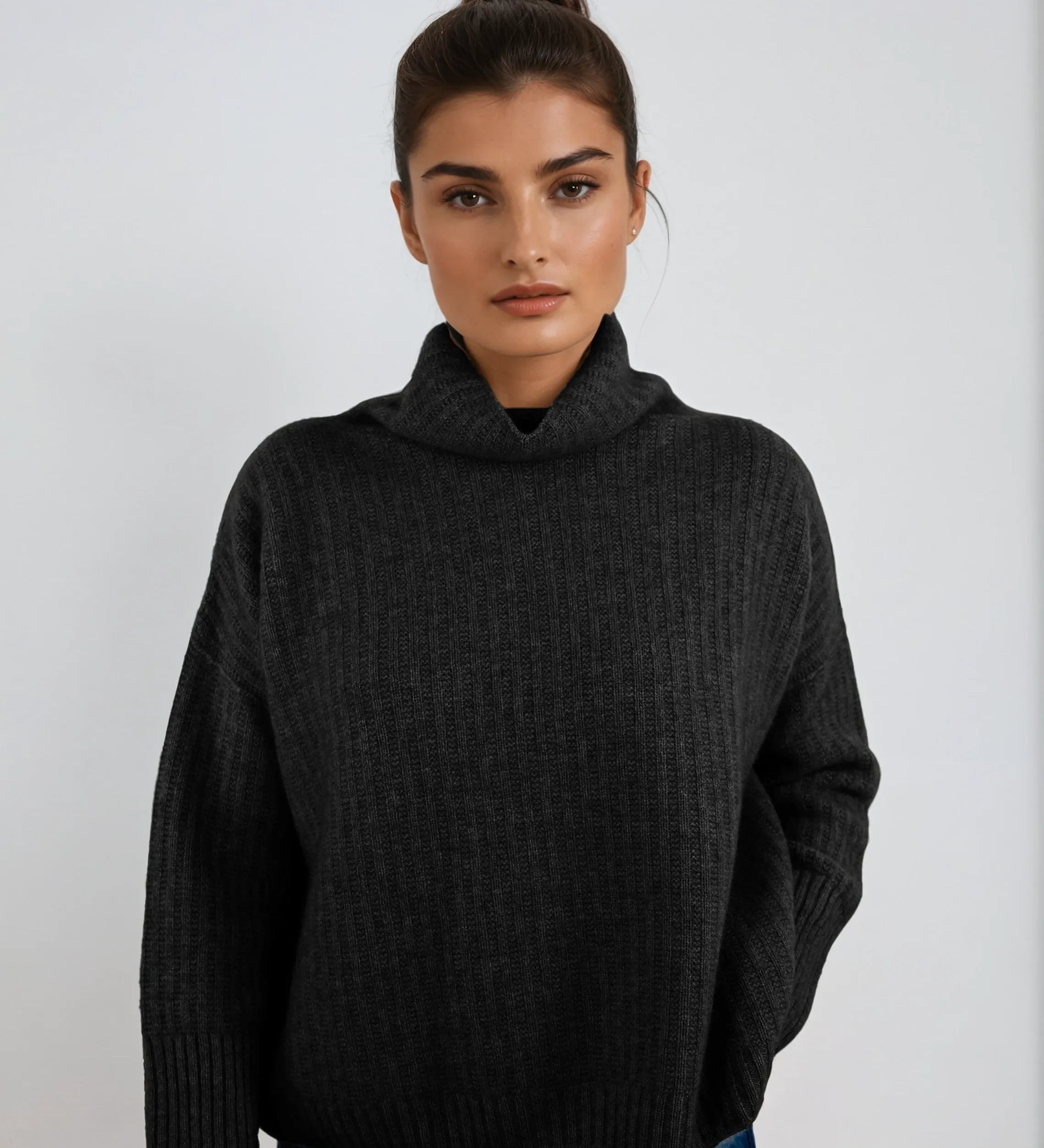 Not too slouchy, not too fitted — this cashmere favorite is made with natural fibers and designed in Telluride for everyday elegance.