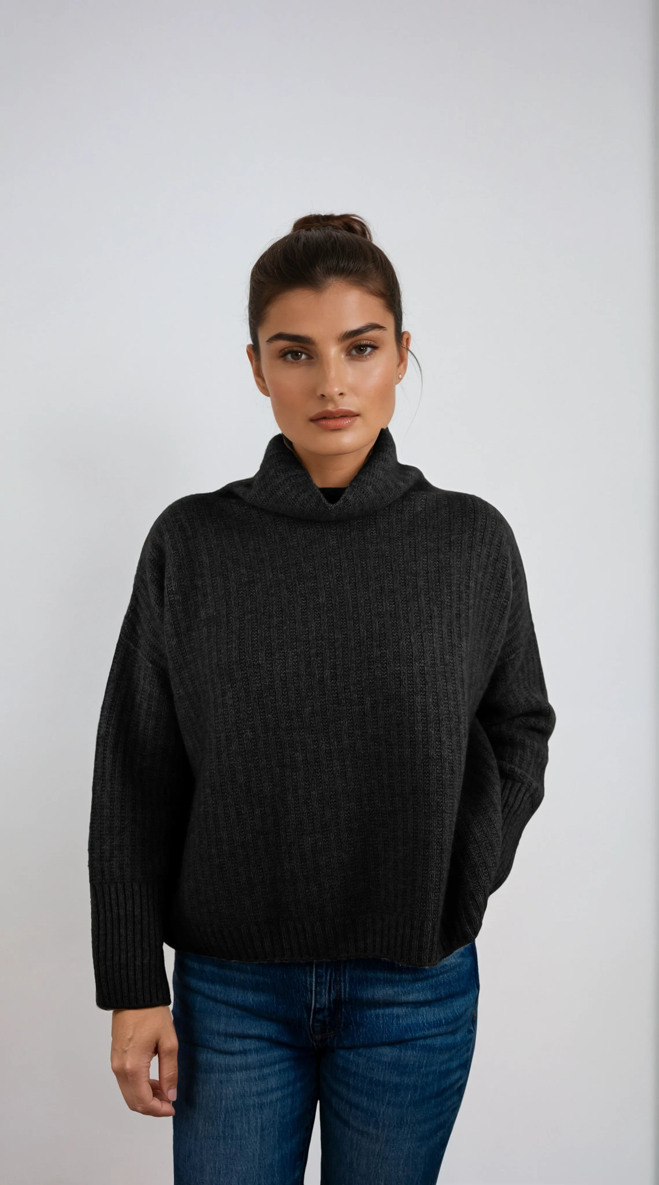 Not too slouchy, not too fitted — this cashmere favorite is made with natural fibers and designed in Telluride for everyday elegance.