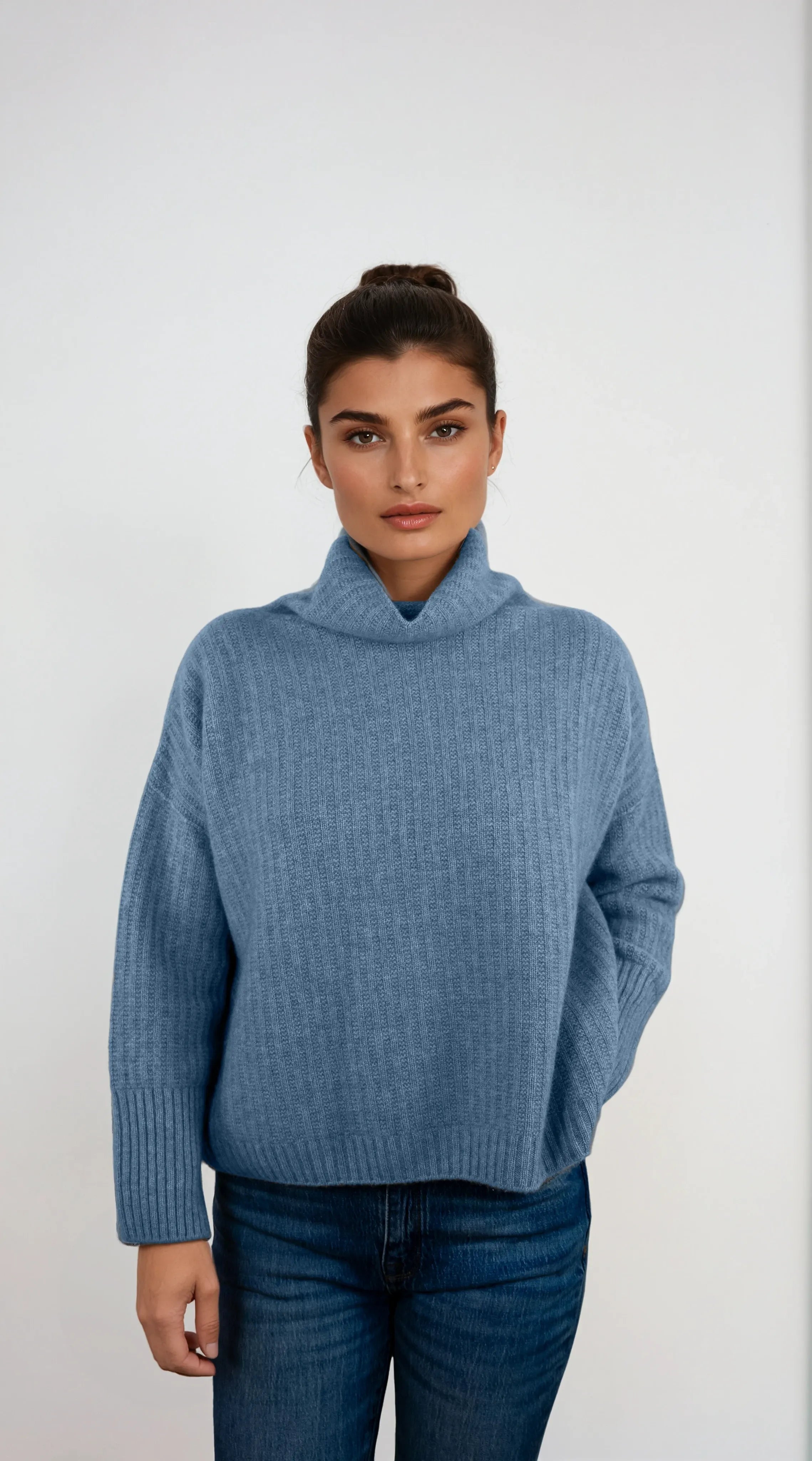 Not too slouchy, not too fitted — this cashmere favorite is made with natural fibers and designed in Telluride for everyday elegance.