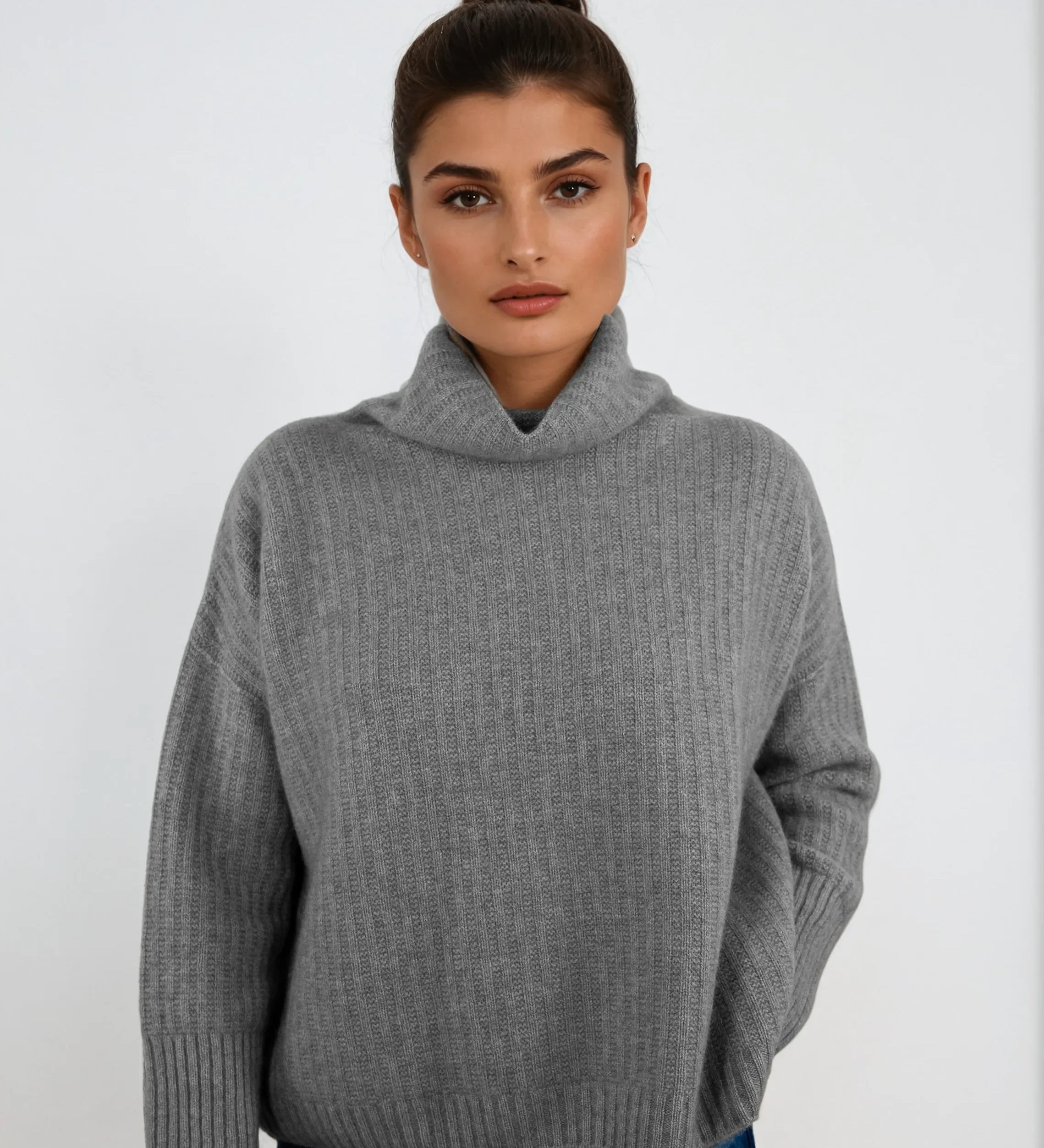 Not too slouchy, not too fitted — this cashmere favorite is made with natural fibers and designed in Telluride for everyday elegance.
