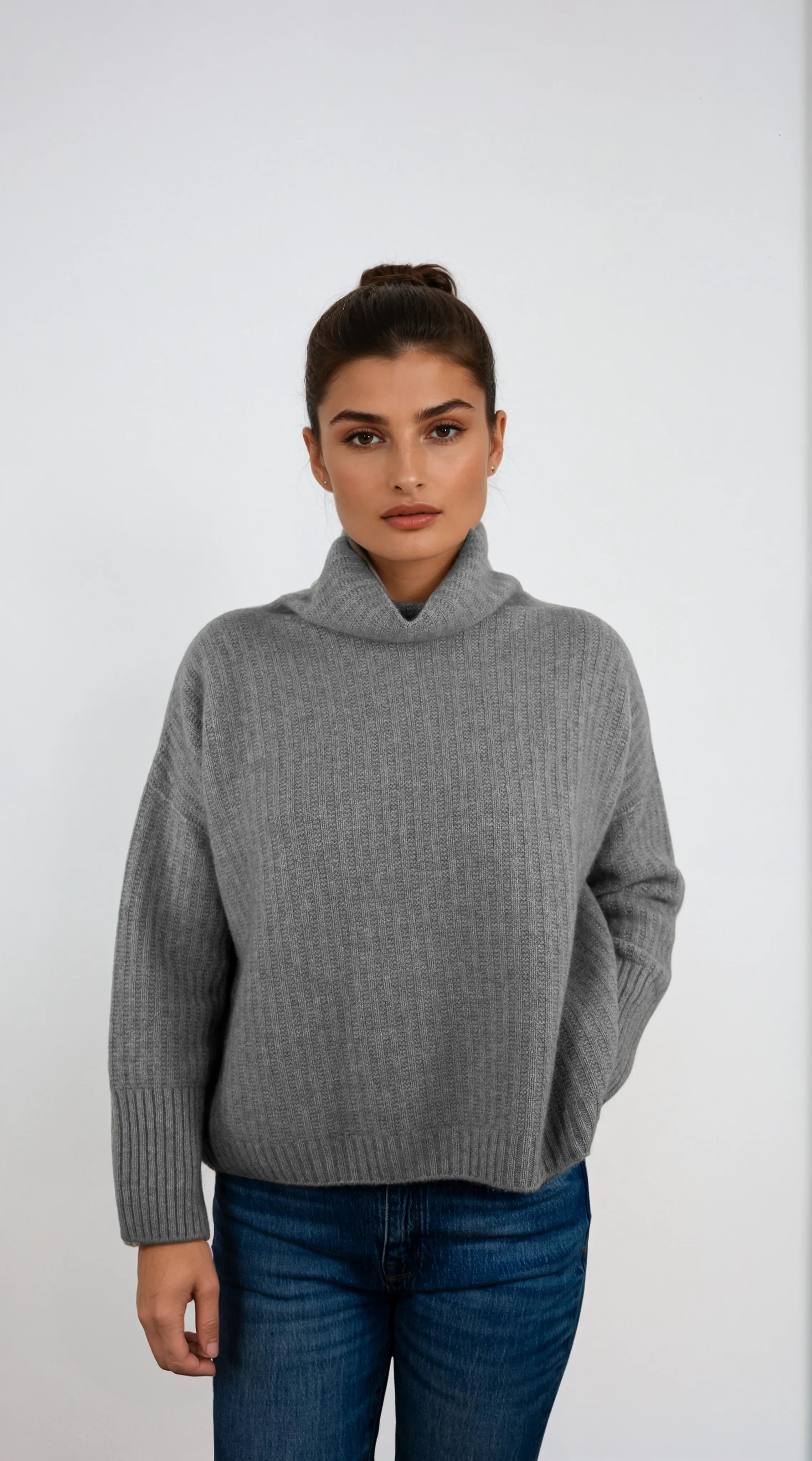 Not too slouchy, not too fitted — this cashmere favorite is made with natural fibers and designed in Telluride for everyday elegance.