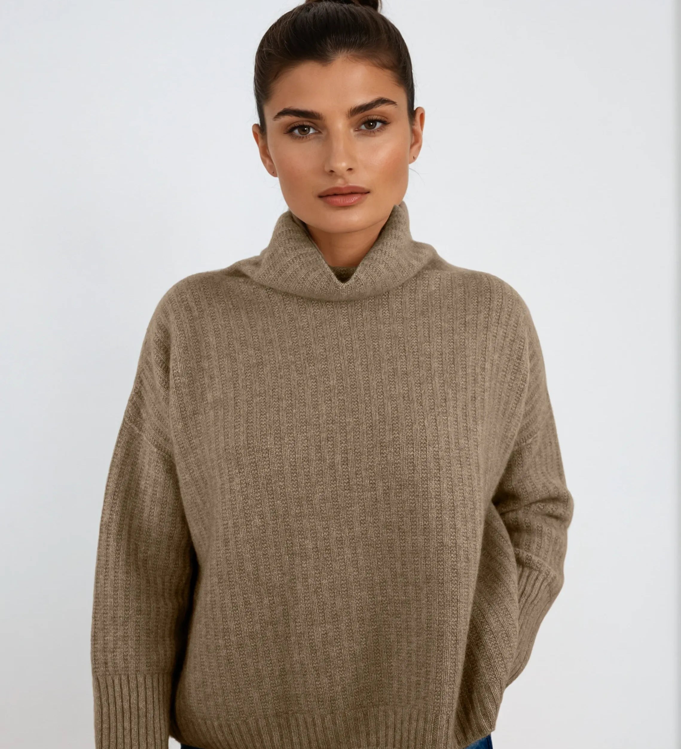 Not too slouchy, not too fitted — this cashmere favorite is made with natural fibers and designed in Telluride for everyday elegance.